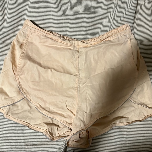 Lululemon Shorts - Picture 1 of 3